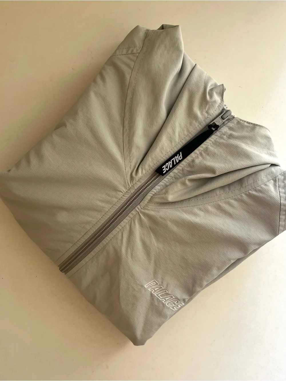 Palace Quick Dry Soft Shell Hooded Windbreaker Jacket Light Grey Size M